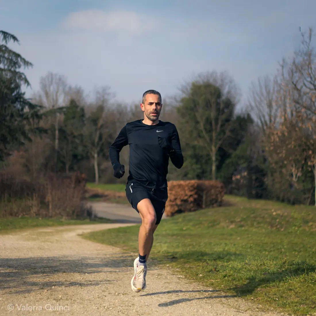 Olivier Gaillard, entraîneur de course à pied à Lyon, en footing dans un parc